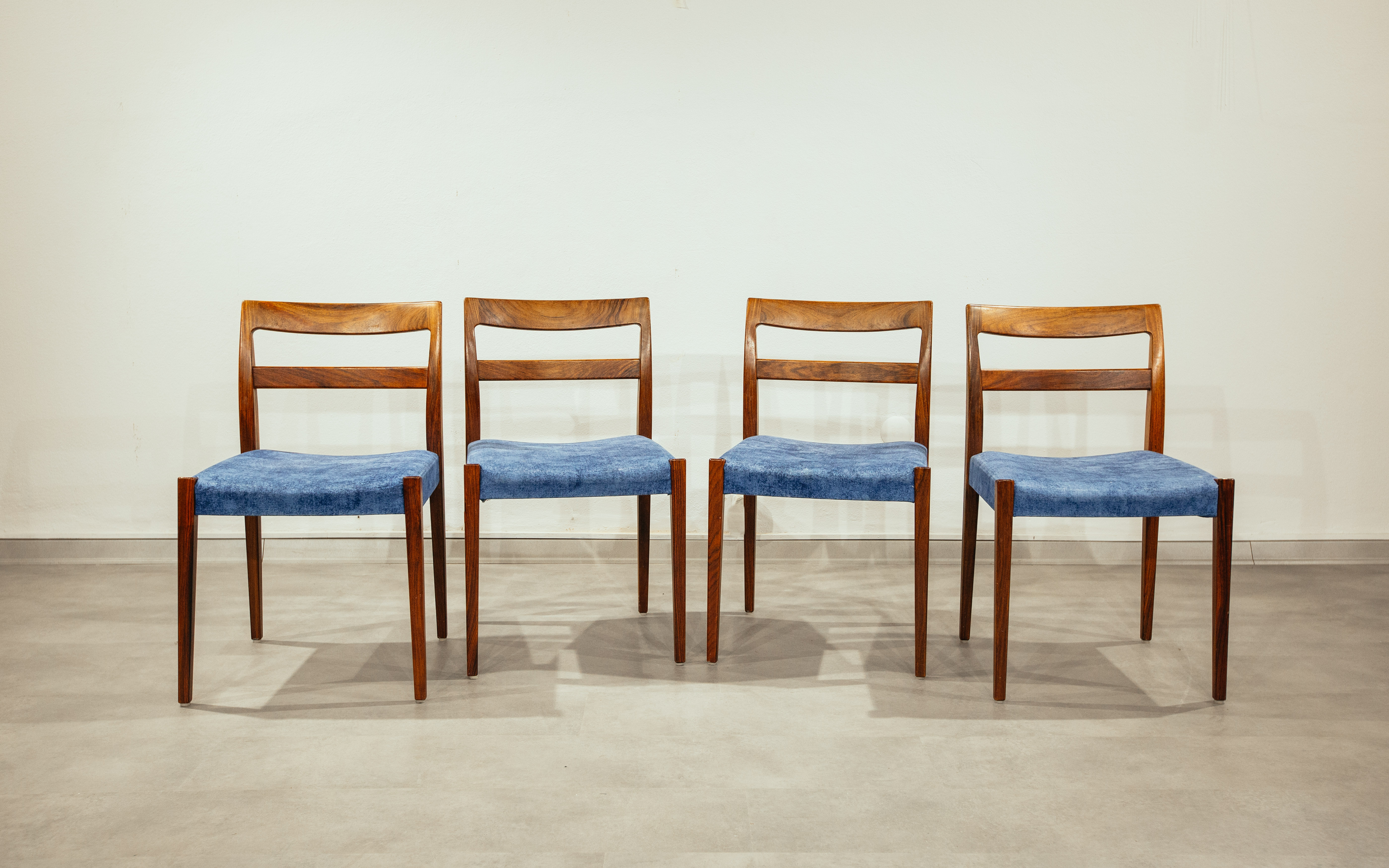 Troeds chairs (4 Pieces)